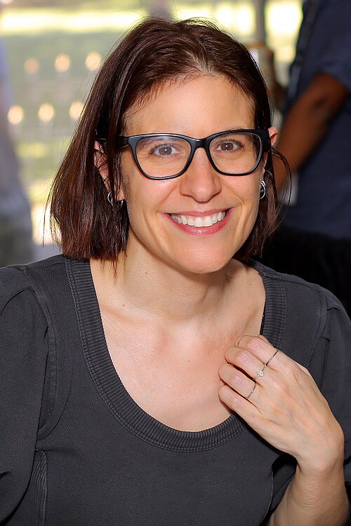 Ali Hazelwood