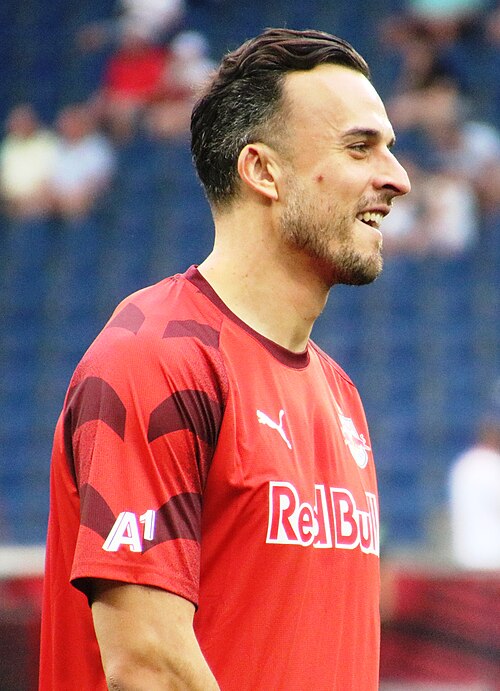 Haris Tabaković