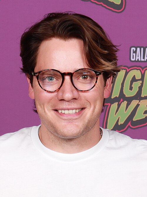 Dominic Sherwood
