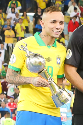 Everton Sousa Soares