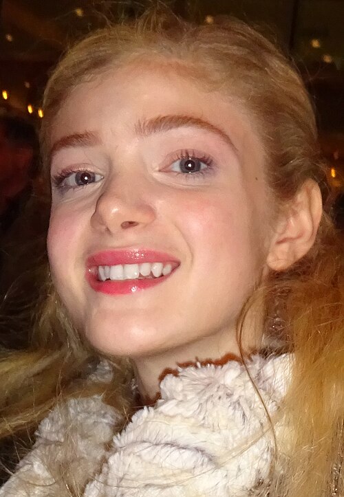 Elena Kampouris