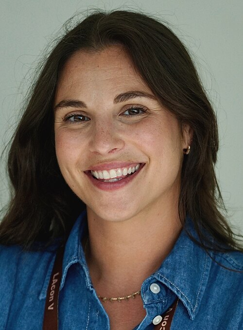 Victoria Aveyard