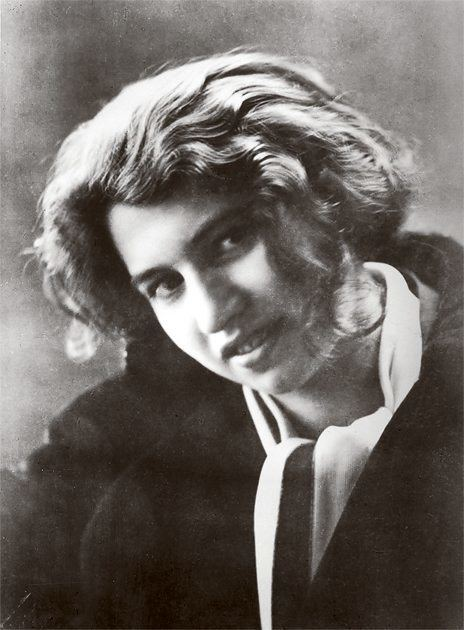 Dora Diamantová