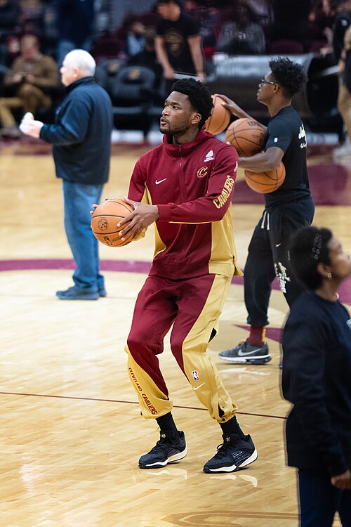 Damian Jones