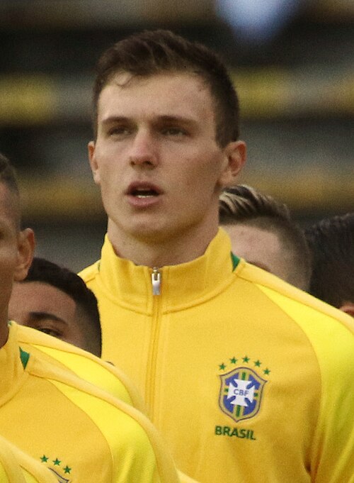 Lucas Estella Perri
