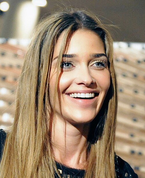 Ana Beatriz Barros