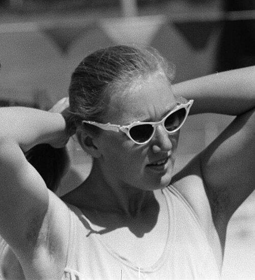 Lorraine Crapp