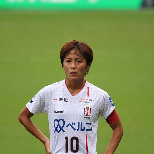 Mana Iwabuchi