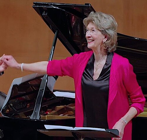 Felicity Lott