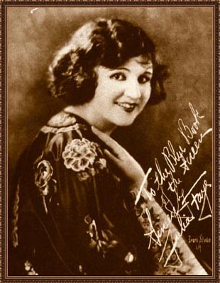 Julia Faye