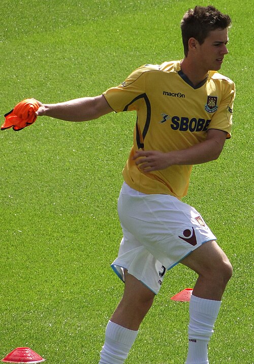 Dylan Tombides