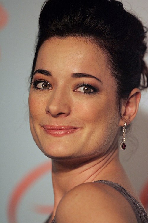 Laura Michelle Kelly