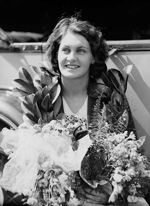 Clare Dennis