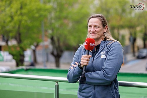 Yvonne Snir-Bönisch