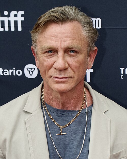 Daniel Craig