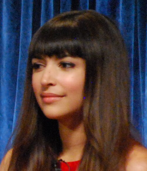 Hannah Simone