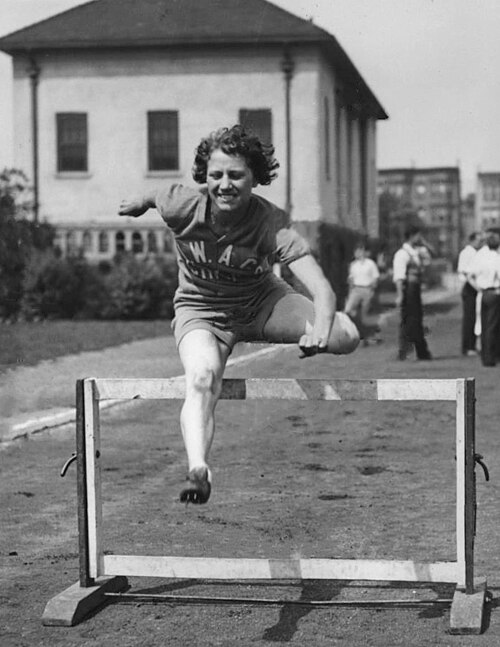 Evelyne Hall