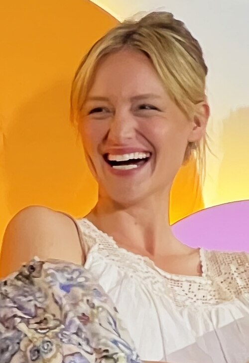 Kerry Bishé