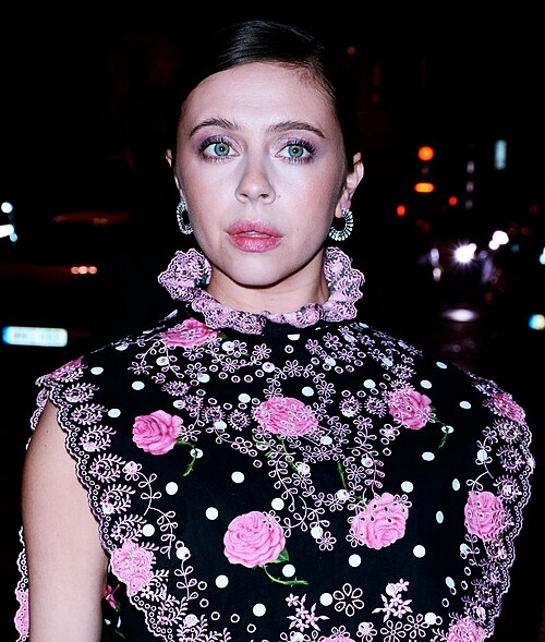 Bel Powley