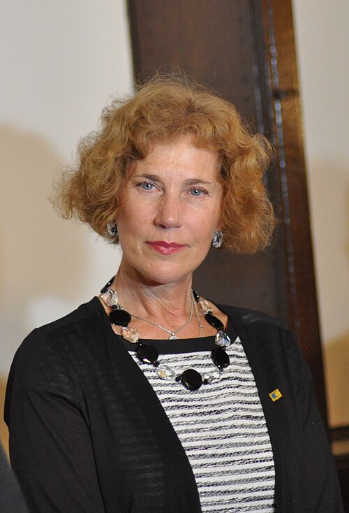 Elena Poptodorova