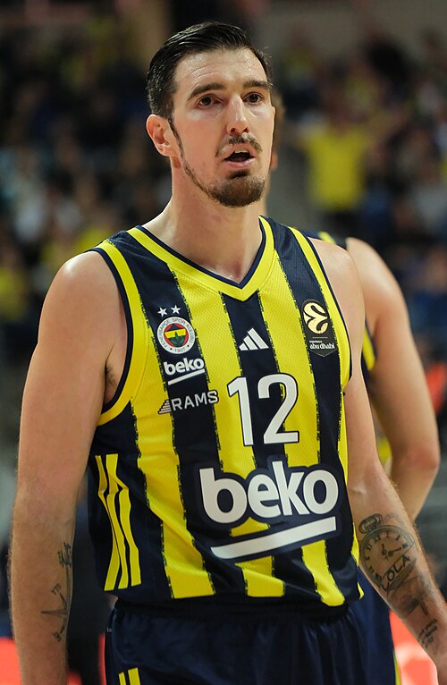 Nando de Colo