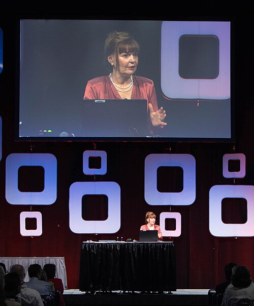 Carol V. Robinson