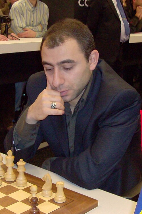 Varuzhan Akobian