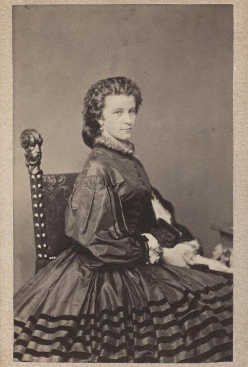 Duchess Mathilde Ludovika, Countess of Trani