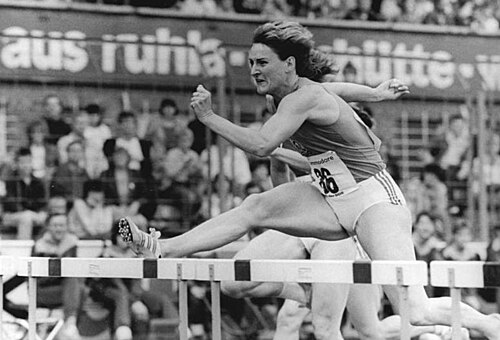 Cornelia Oschkenat