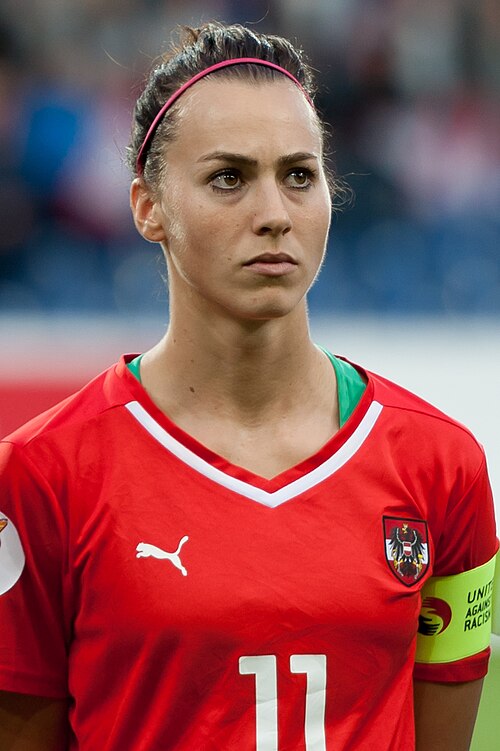 Viktoria Schnaderbeck