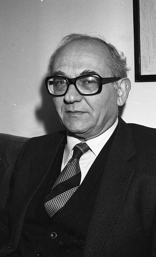 Menachem Elon