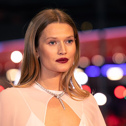 Toni Garrn
