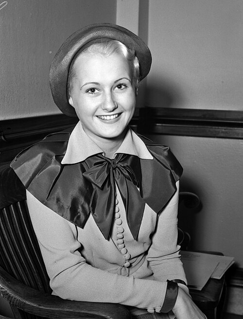 Lynne Carver
