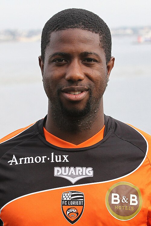 Arnold Mvuemba