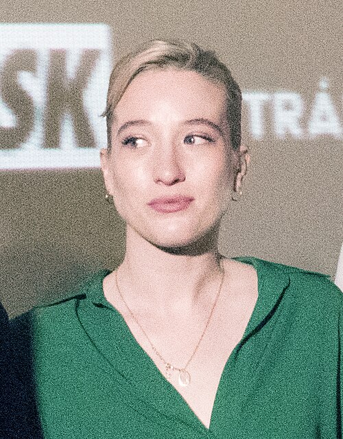 Sophie Lowe