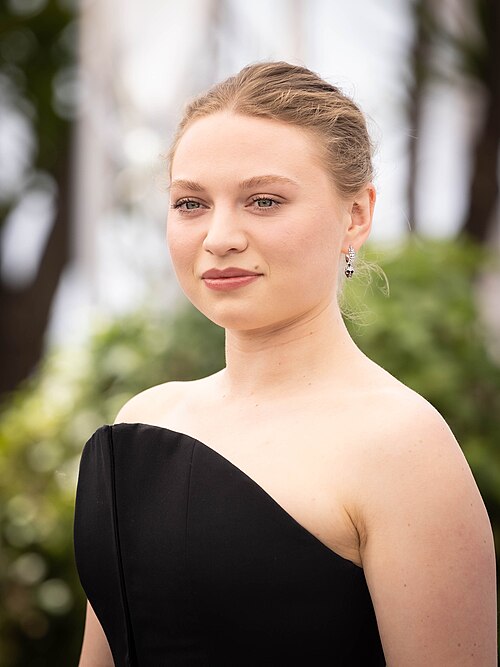 Mia Threapleton