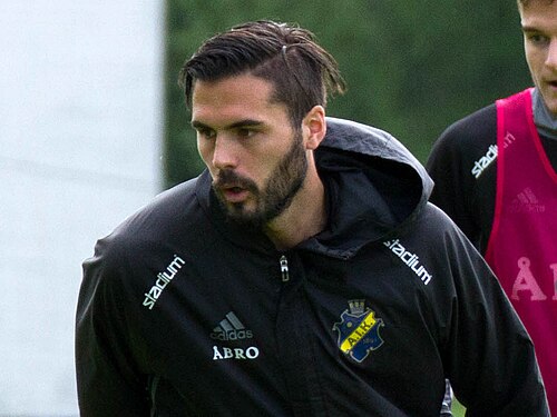Denni Avdić