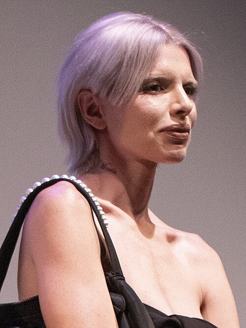 Julia Fox