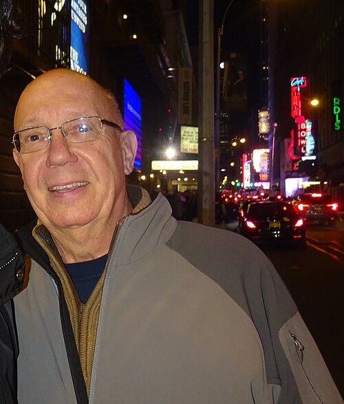 Dann Florek