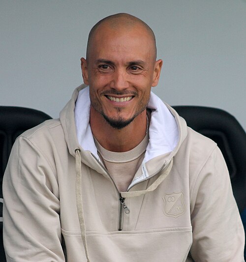David González