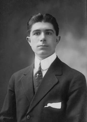 Louis Scott
